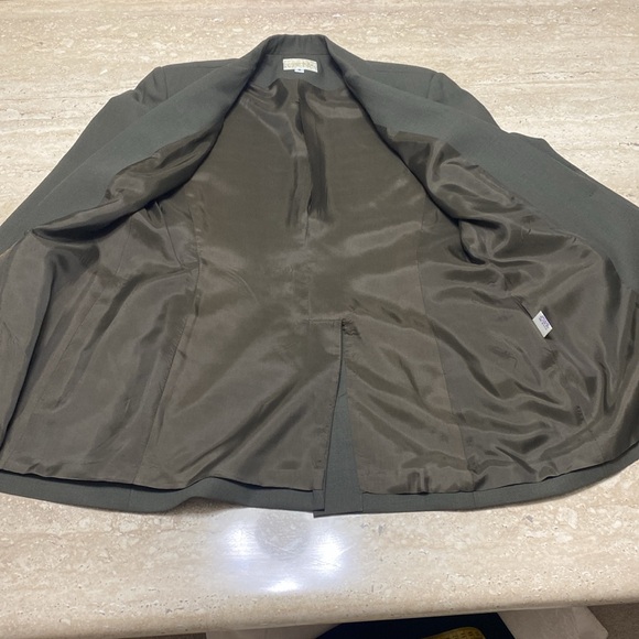 Beautiful Cache Greenish color Suit, Excellent Condition, absolutely no flaws, - Picture 8 of 16